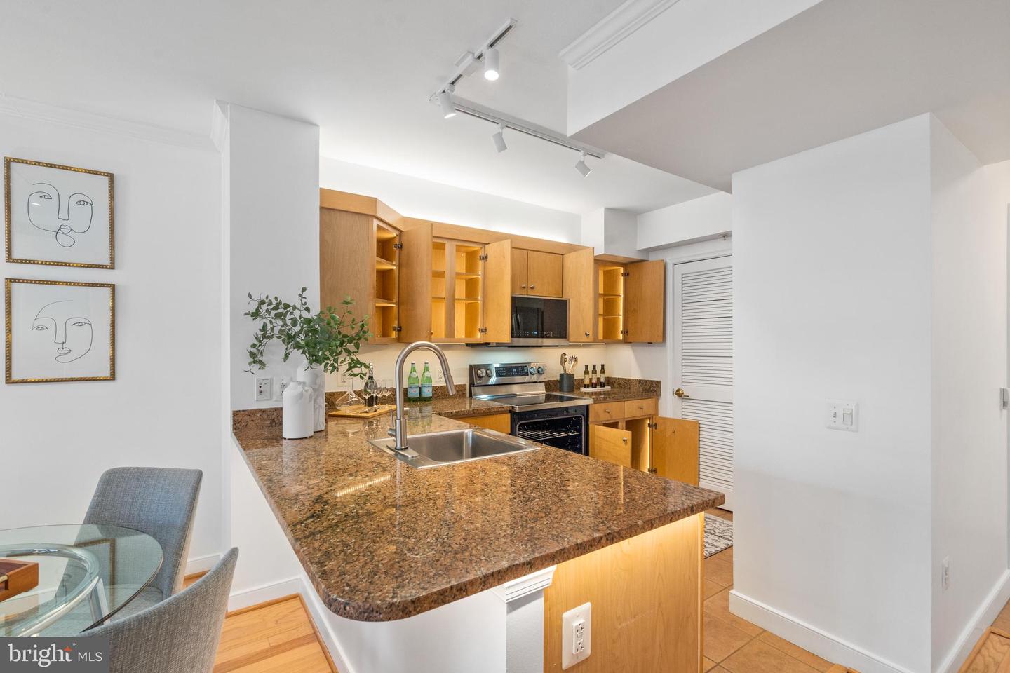 631 D St Nw #936 Property Photo 5