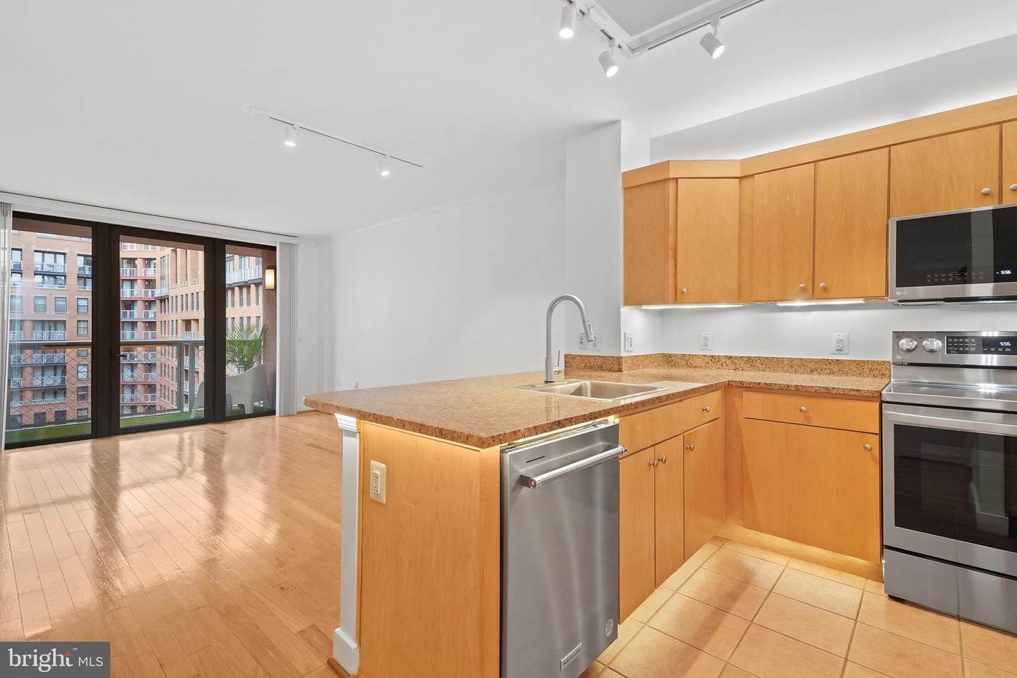 631 D St Nw #936 Property Photo 54