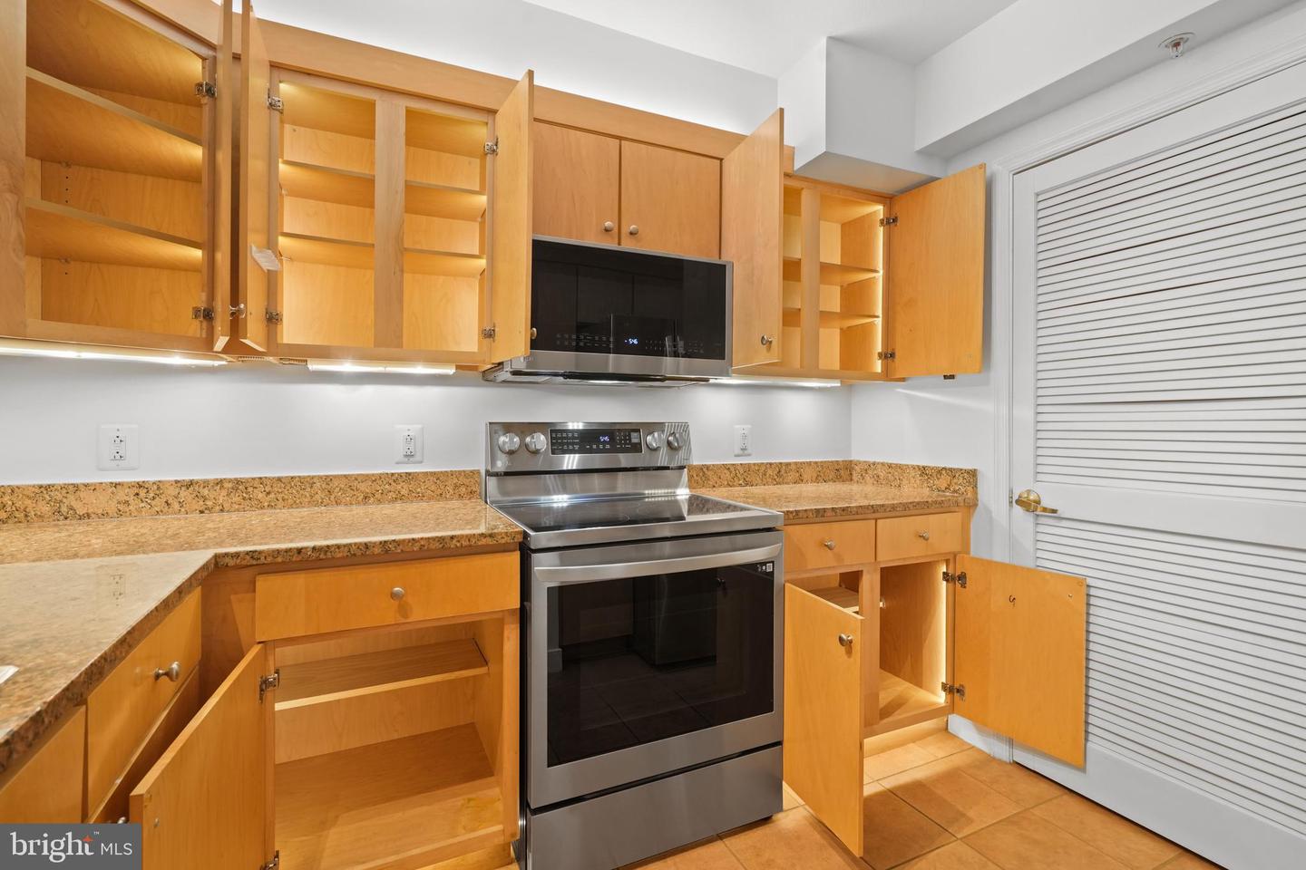 631 D St Nw #936 Property Photo 70