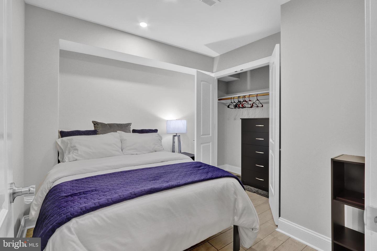 1167 Morse St Ne #b1 Property Photo 11