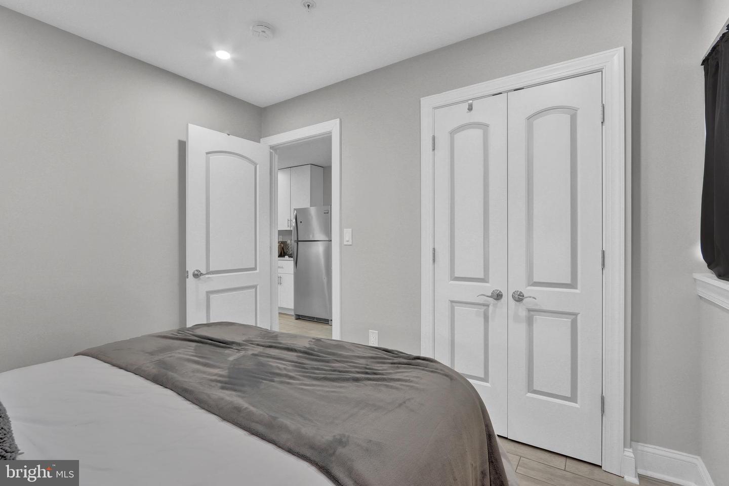 1167 Morse St Ne #b1 Property Photo 15