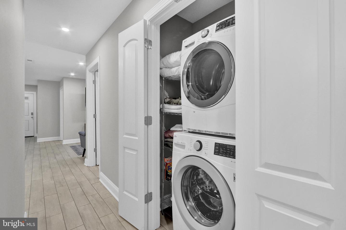 1167 Morse St Ne #b1 Property Photo 16