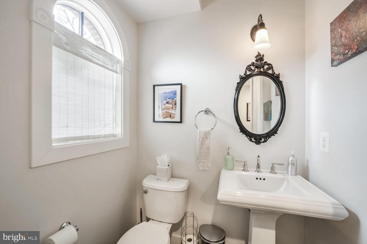 1325 Naylor Ct Nw Property Photo 9