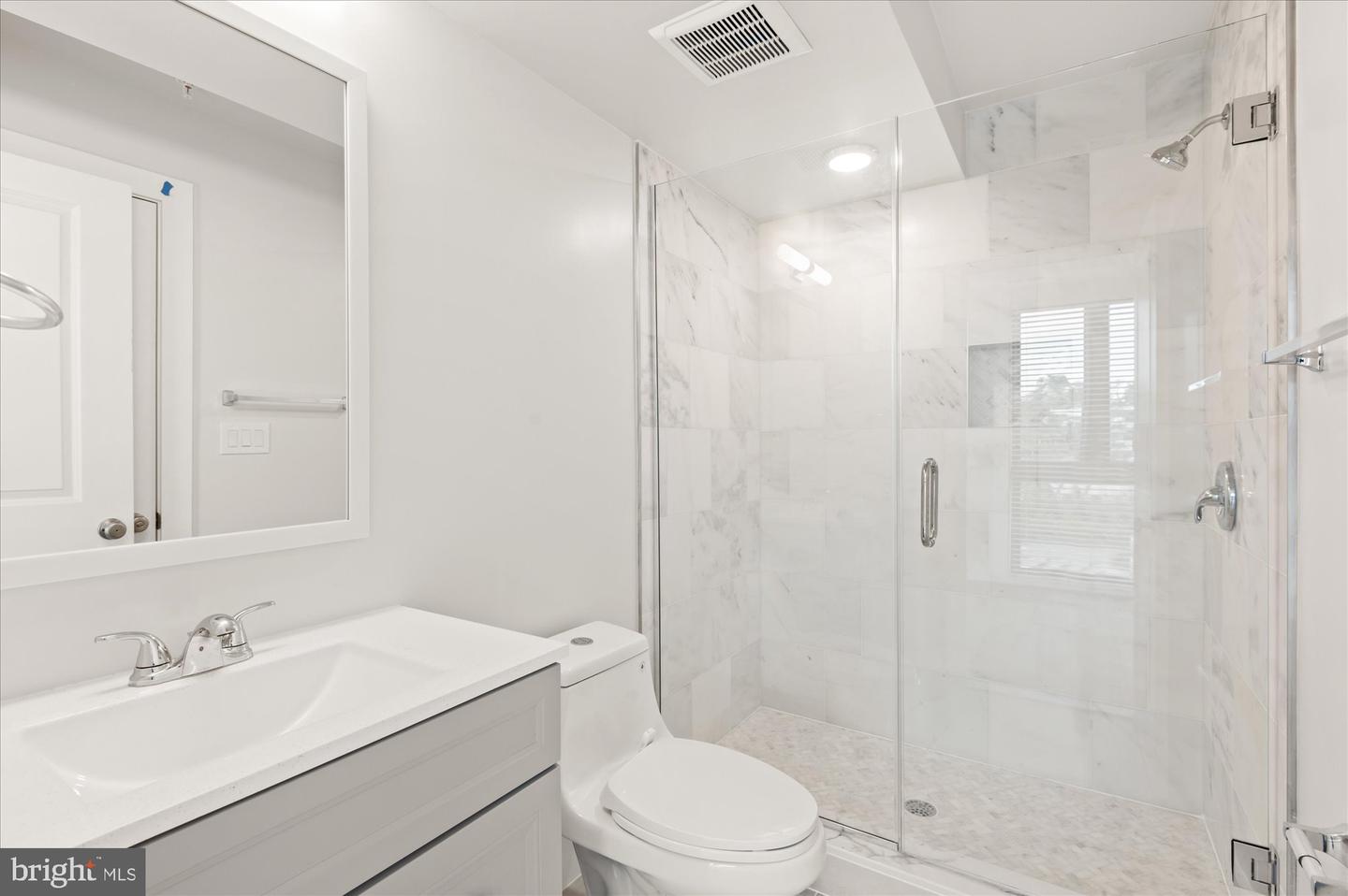 1100 Bladensburg Rd Ne Property Photo 5