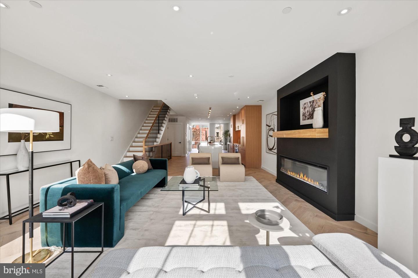 1319 R St Nw #unit 2 Property Photo 4