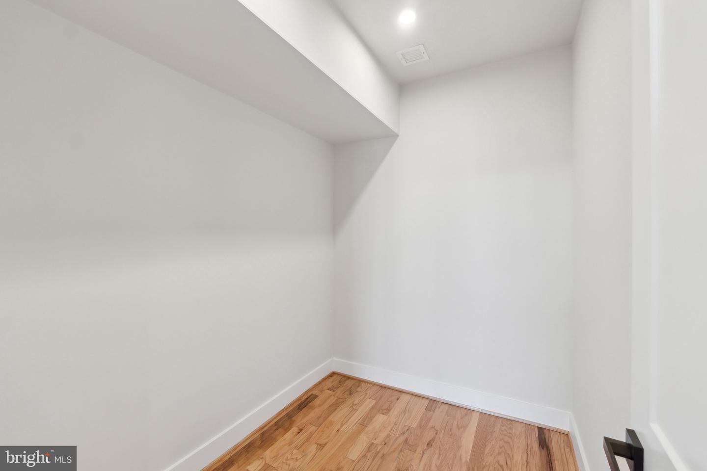 3646 13th St Nw #b Property Photo 37