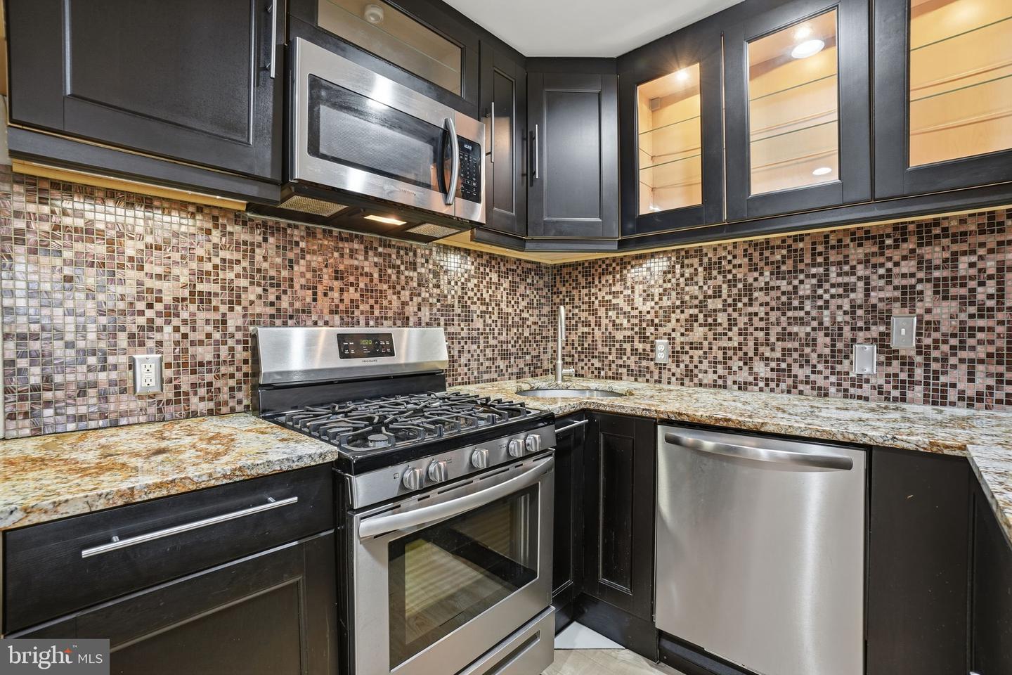 1710 W Virginia Ave Ne #202 Property Photo 6