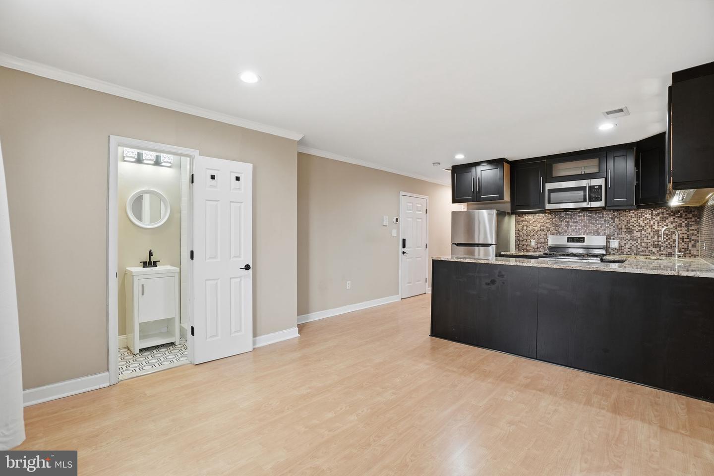 1710 W Virginia Ave Ne #202 Property Photo 9