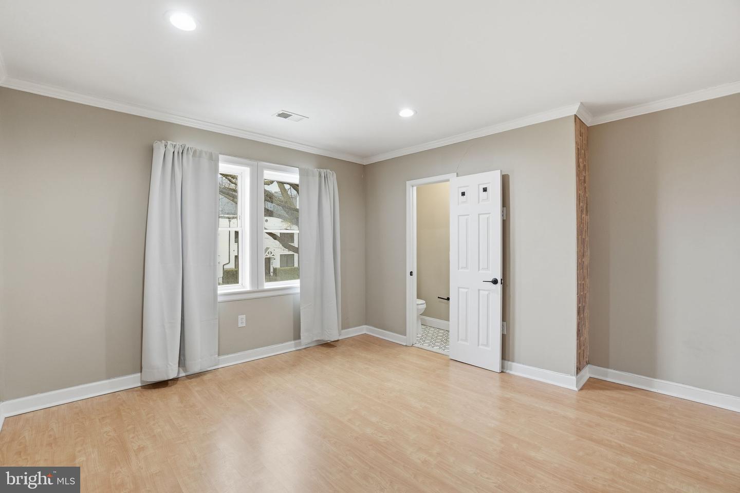 1710 W Virginia Ave Ne #202 Property Photo 11