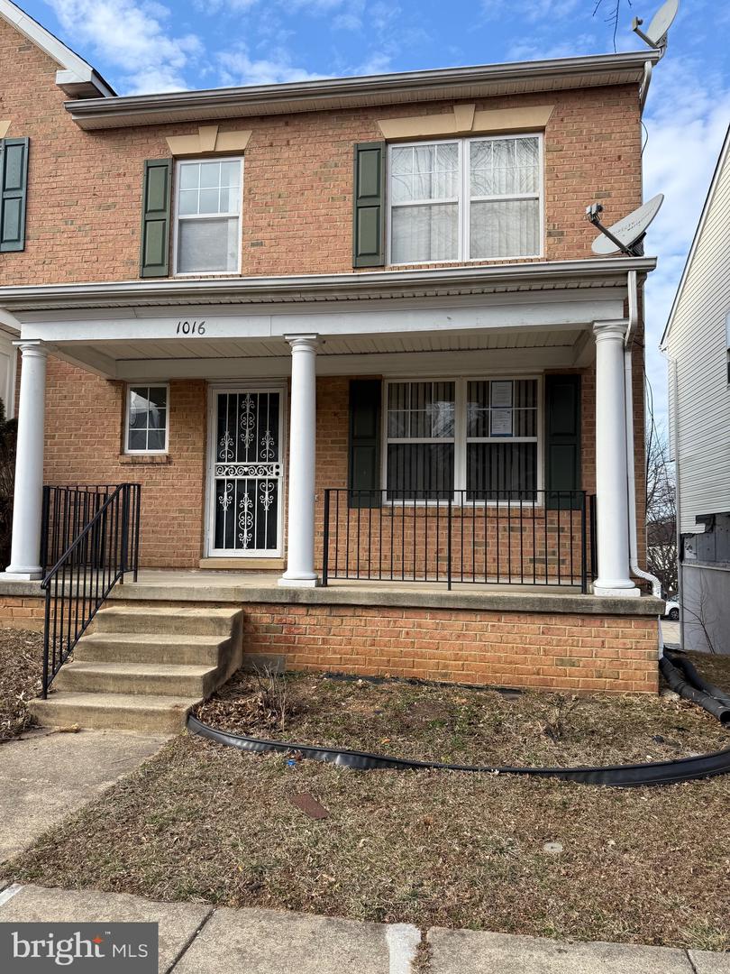 1016 WAHLER PL SE Property Photo 1