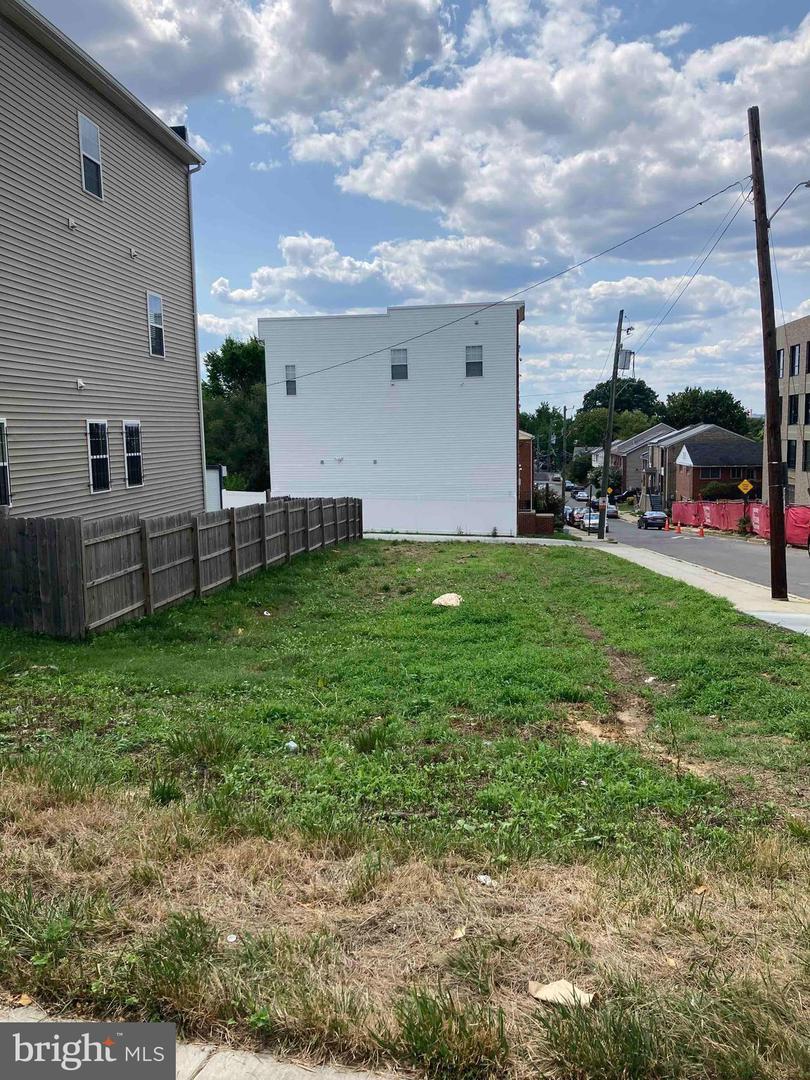 24th Pl Se Property Photo 1