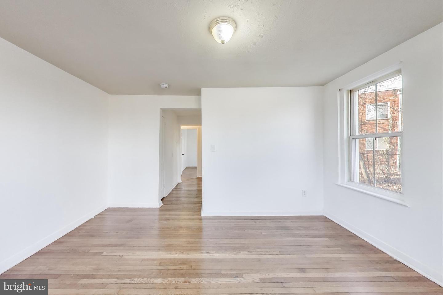 407 Lebaum St Se Property Photo 5