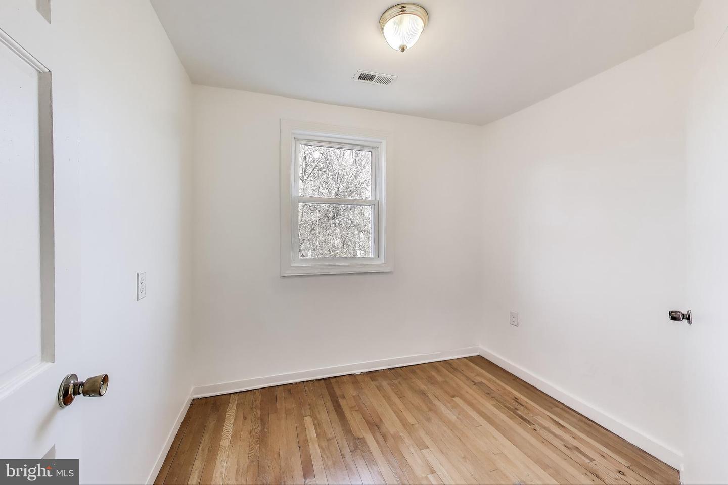 407 Lebaum St Se Property Photo 31