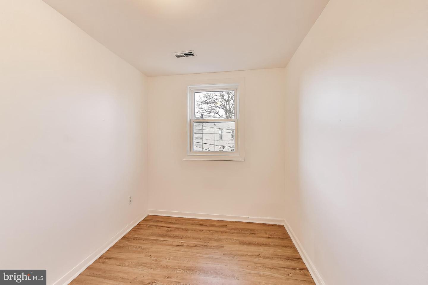 407 Lebaum St Se Property Photo 33