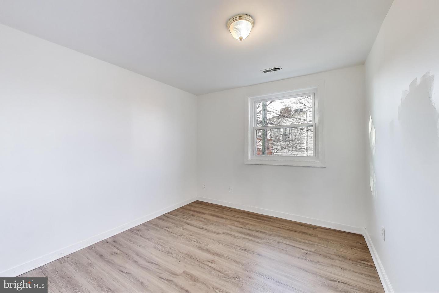 407 Lebaum St Se Property Photo 35