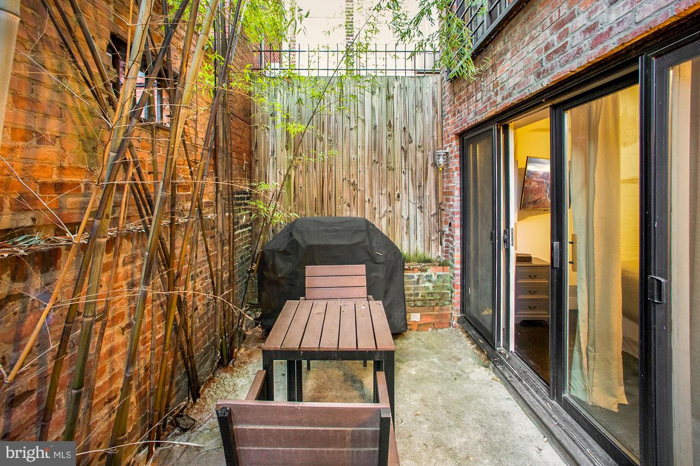 1538 Swann St Nw Property Photo 33