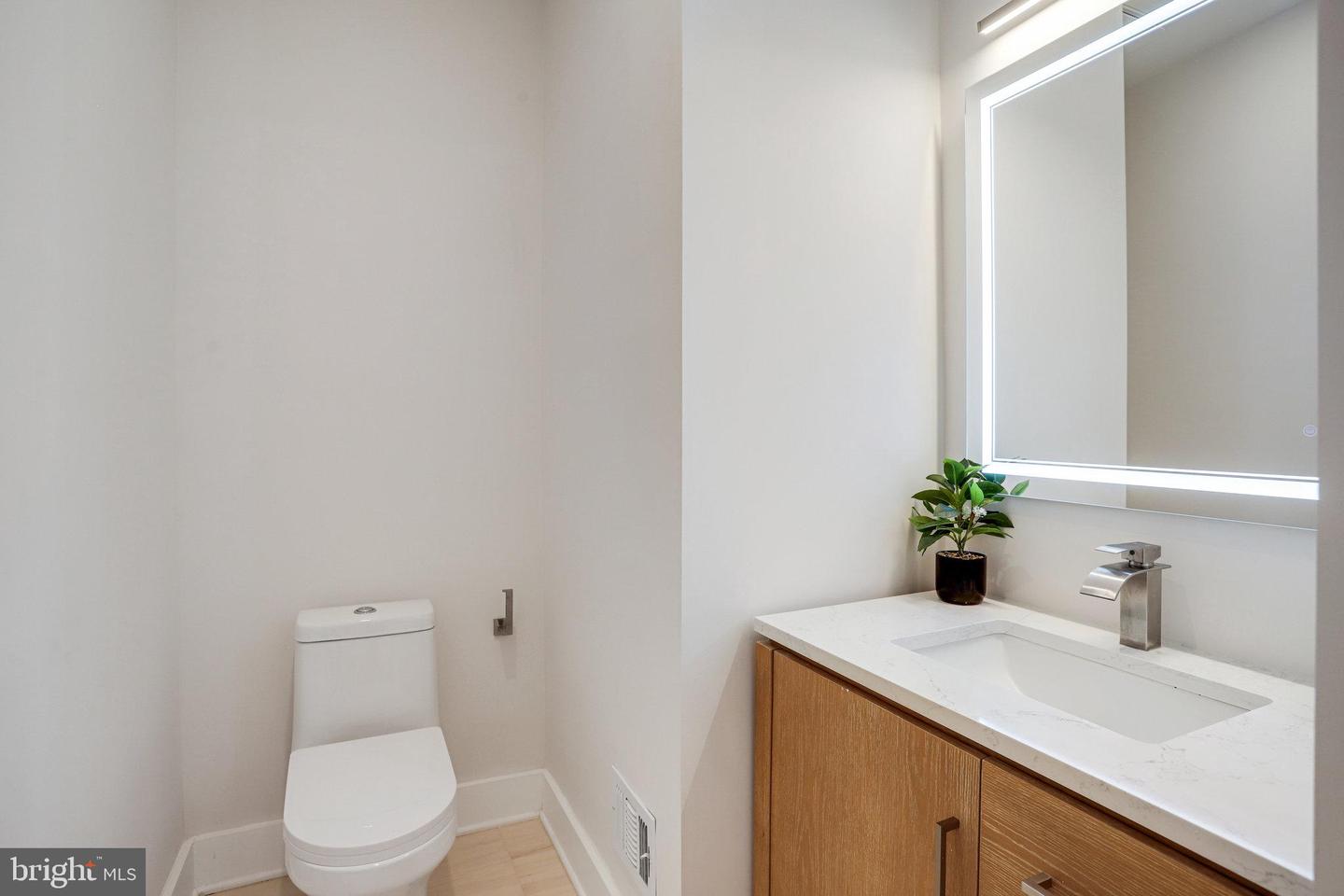 3703 Reservoir Rd Nw Property Photo 19