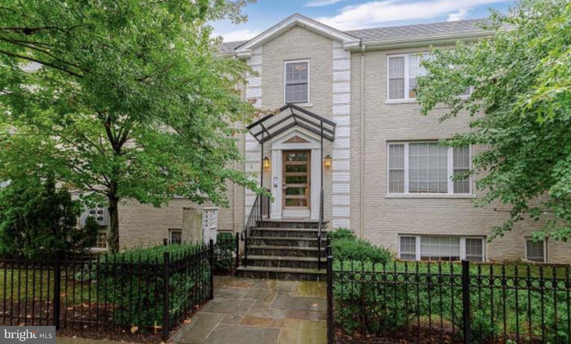 1404 Longfellow St Nw #201 Property Photo