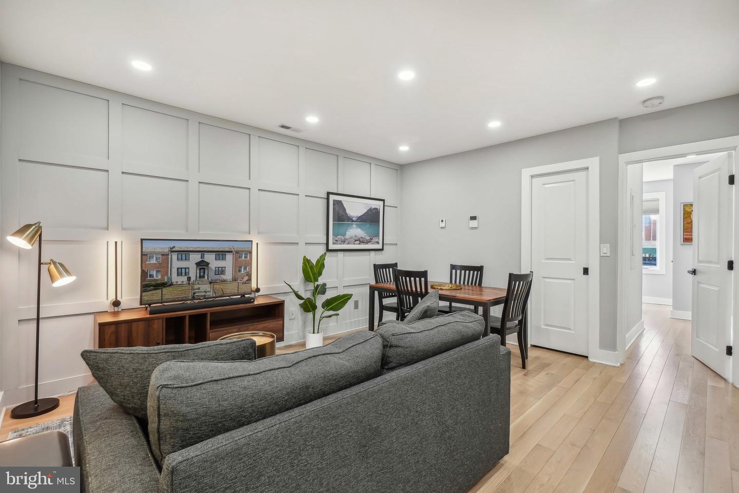 1404 HOLBROOK ST NE #2 Property Photo 1