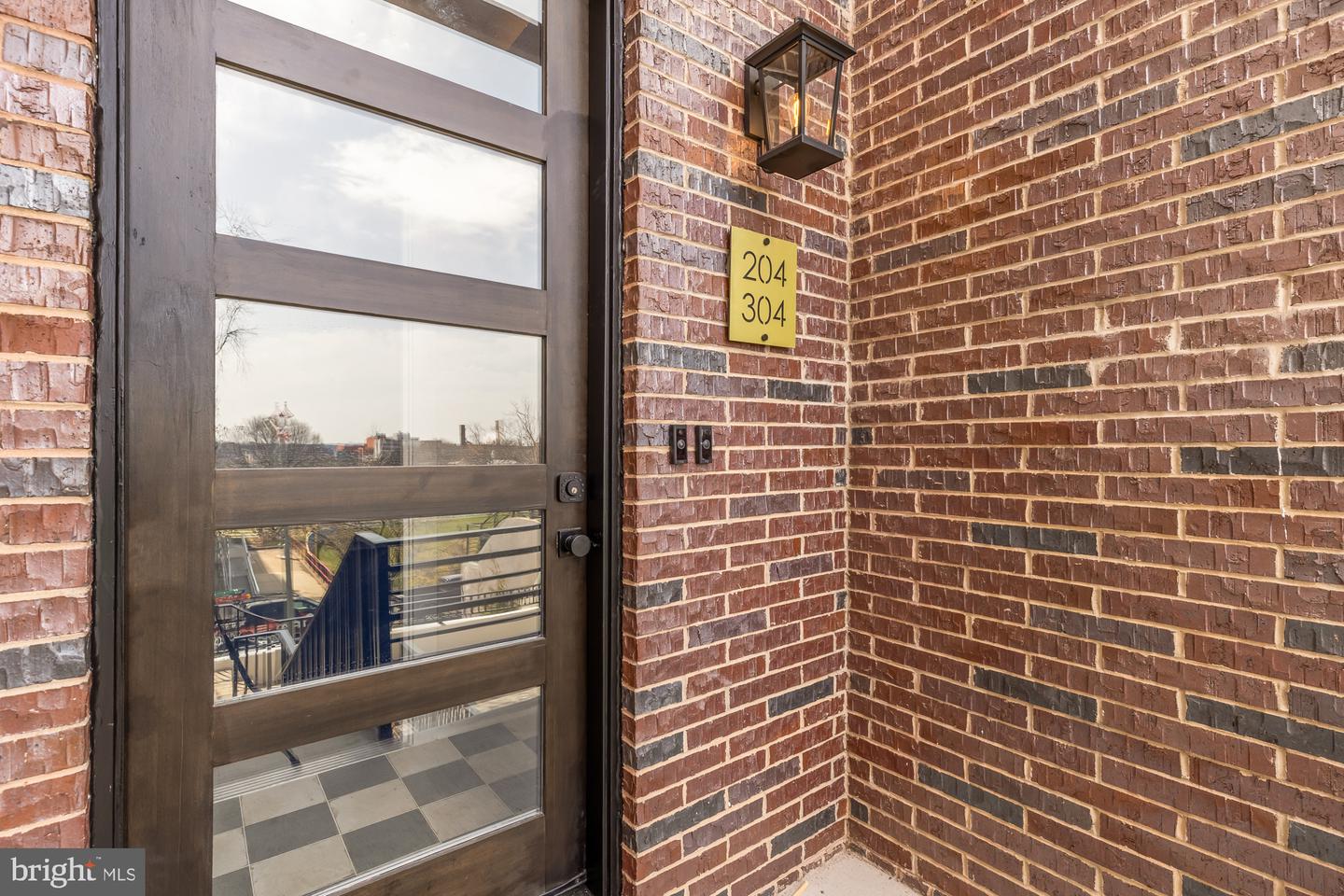 733 Euclid St Nw #304 Property Photo 4