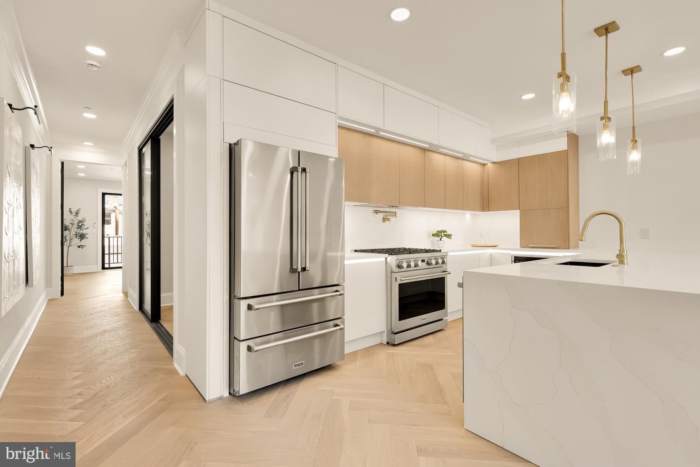 733 Euclid St Nw #304 Property Photo 5