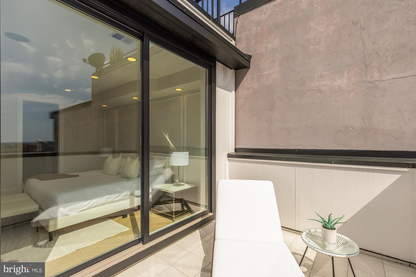 733 Euclid St Nw #304 Property Photo 32
