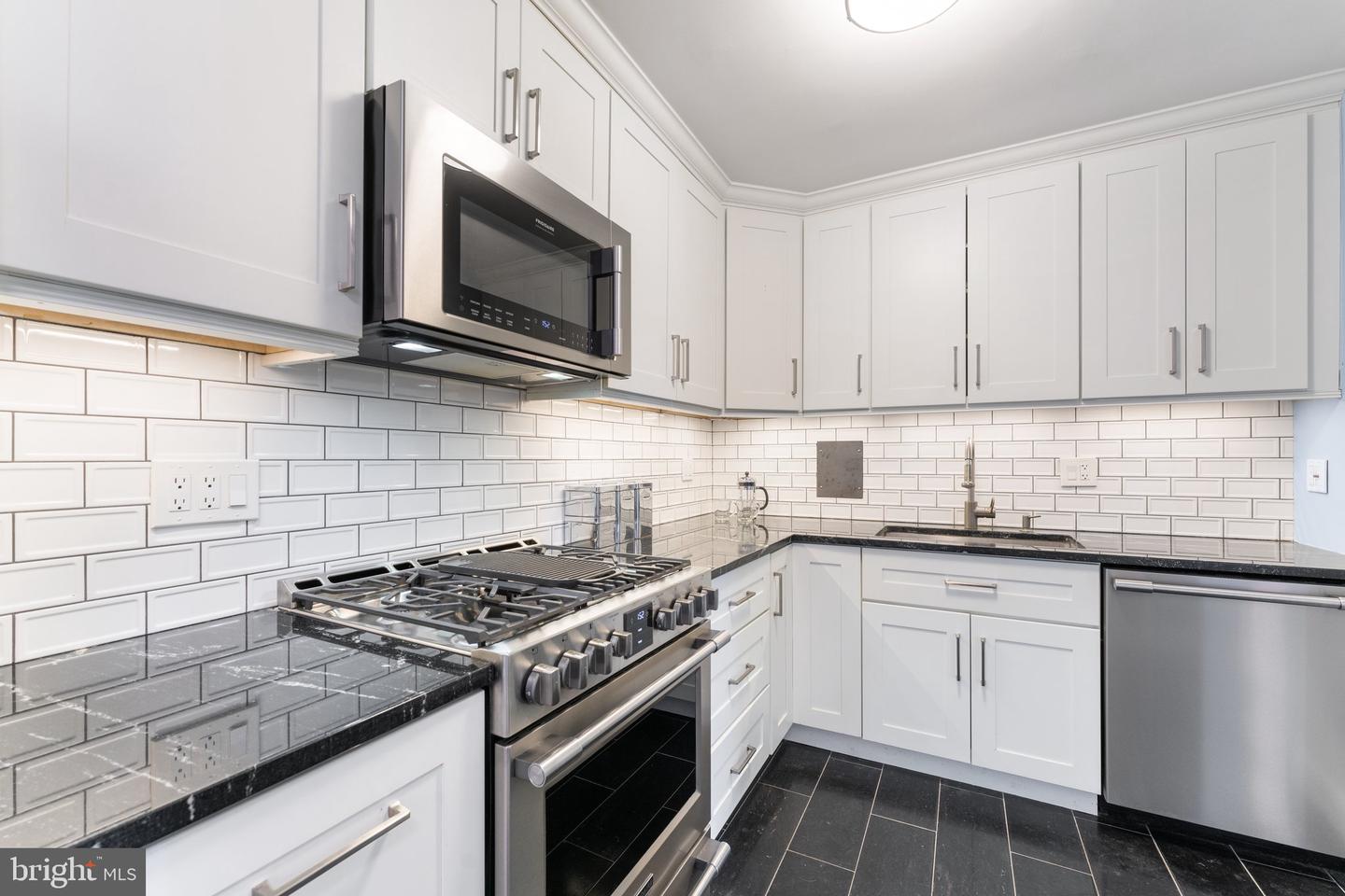 429 N St Sw #s504 Property Photo 15