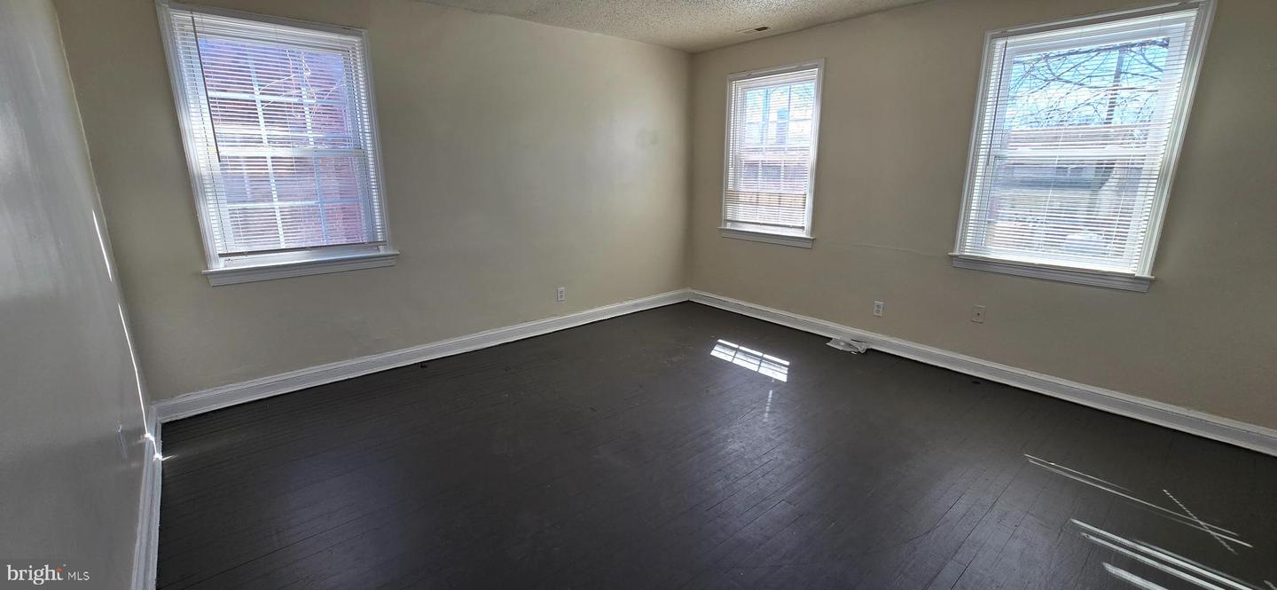 604 Mellon St Se #3 Property Photo 2