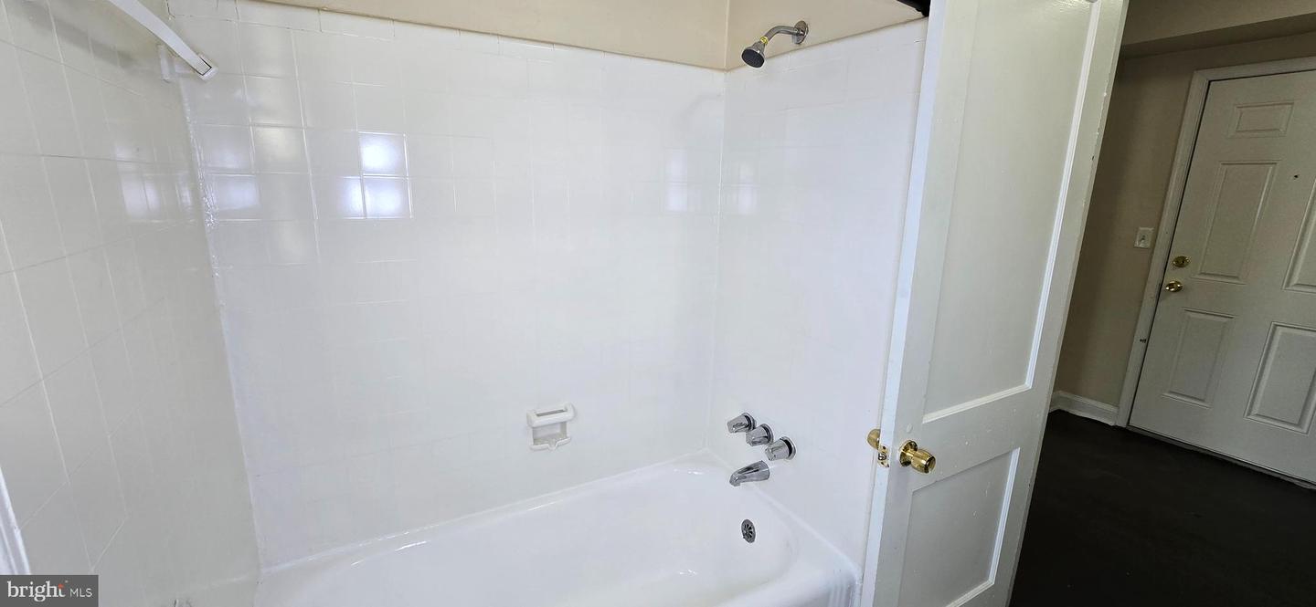 604 Mellon St Se #3 Property Photo 6