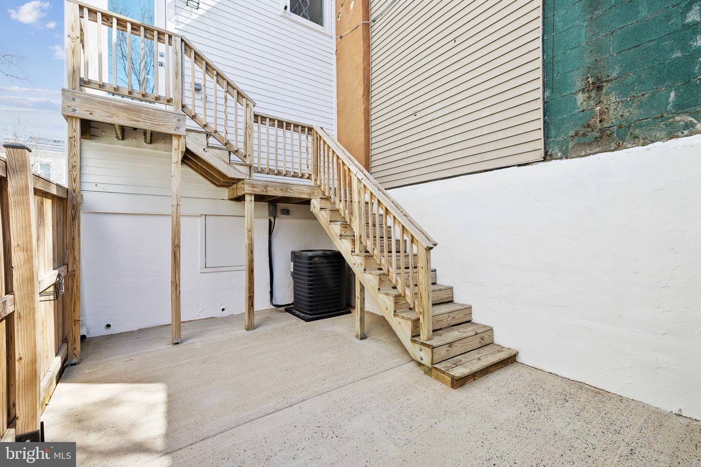1181 Neal St Ne Property Photo 15
