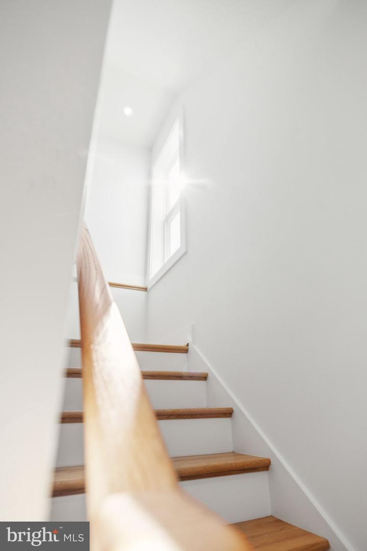 1181 Neal St Ne Property Photo 17