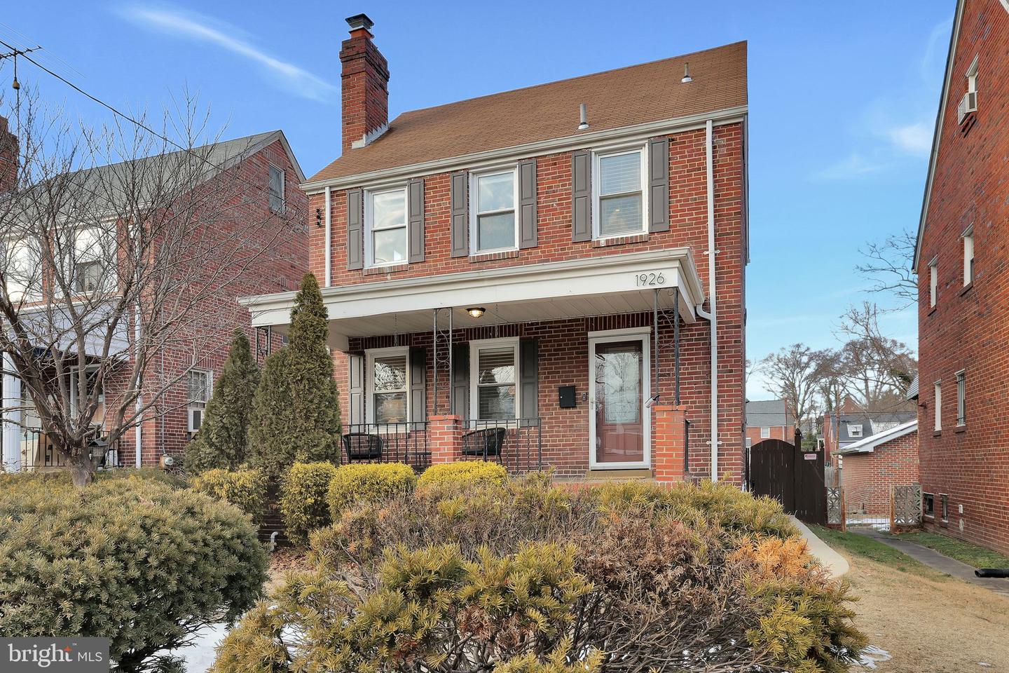 1926 Quincy St Ne Property Photo