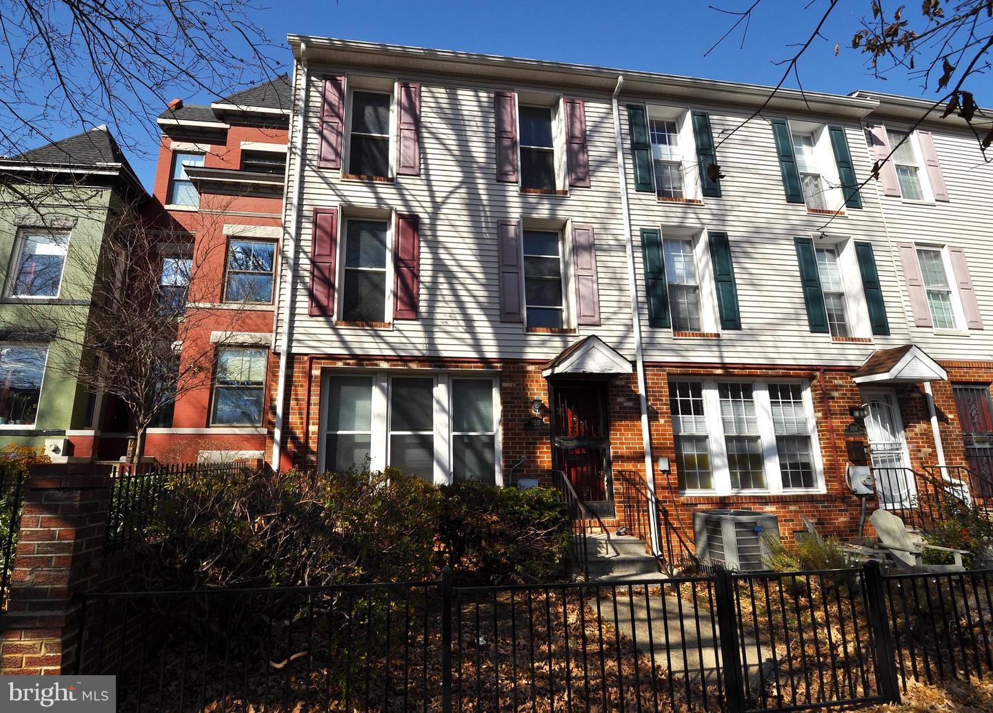 1121 Harvard St Nw #f Property Photo 1