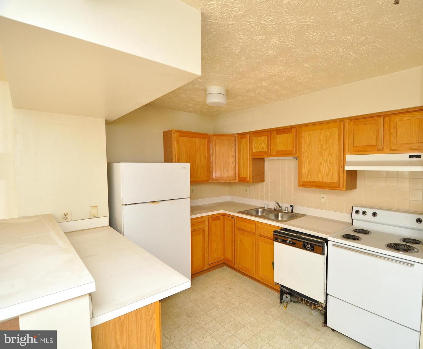 1121 Harvard St Nw #f Property Photo 3