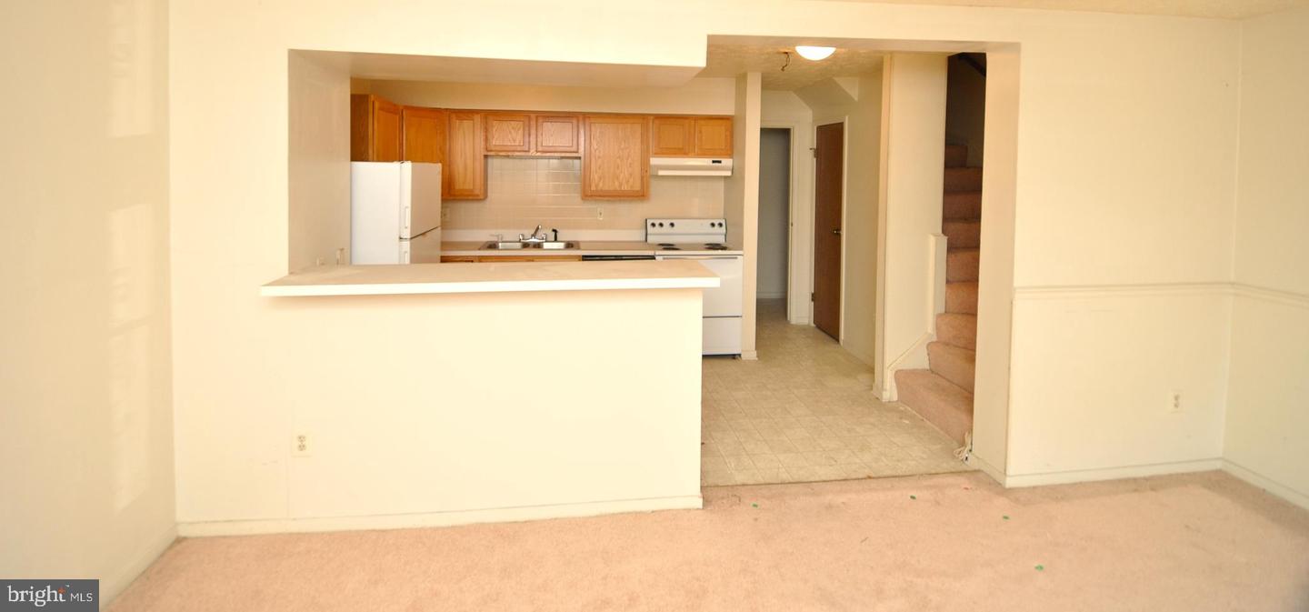 1121 Harvard St Nw #f Property Photo 4