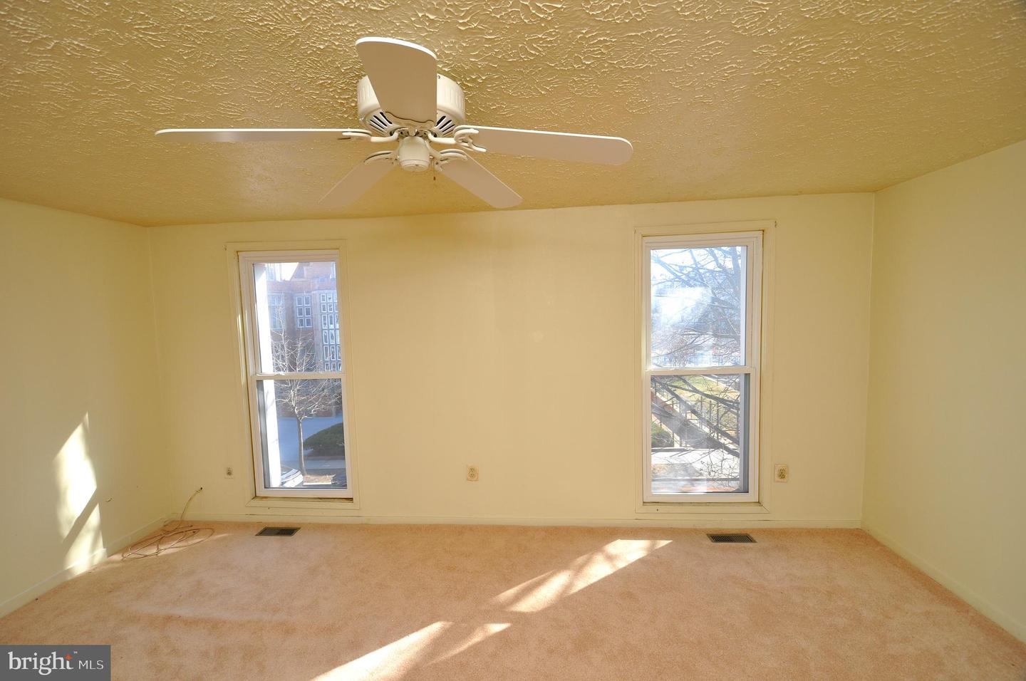1121 Harvard St Nw #f Property Photo 6