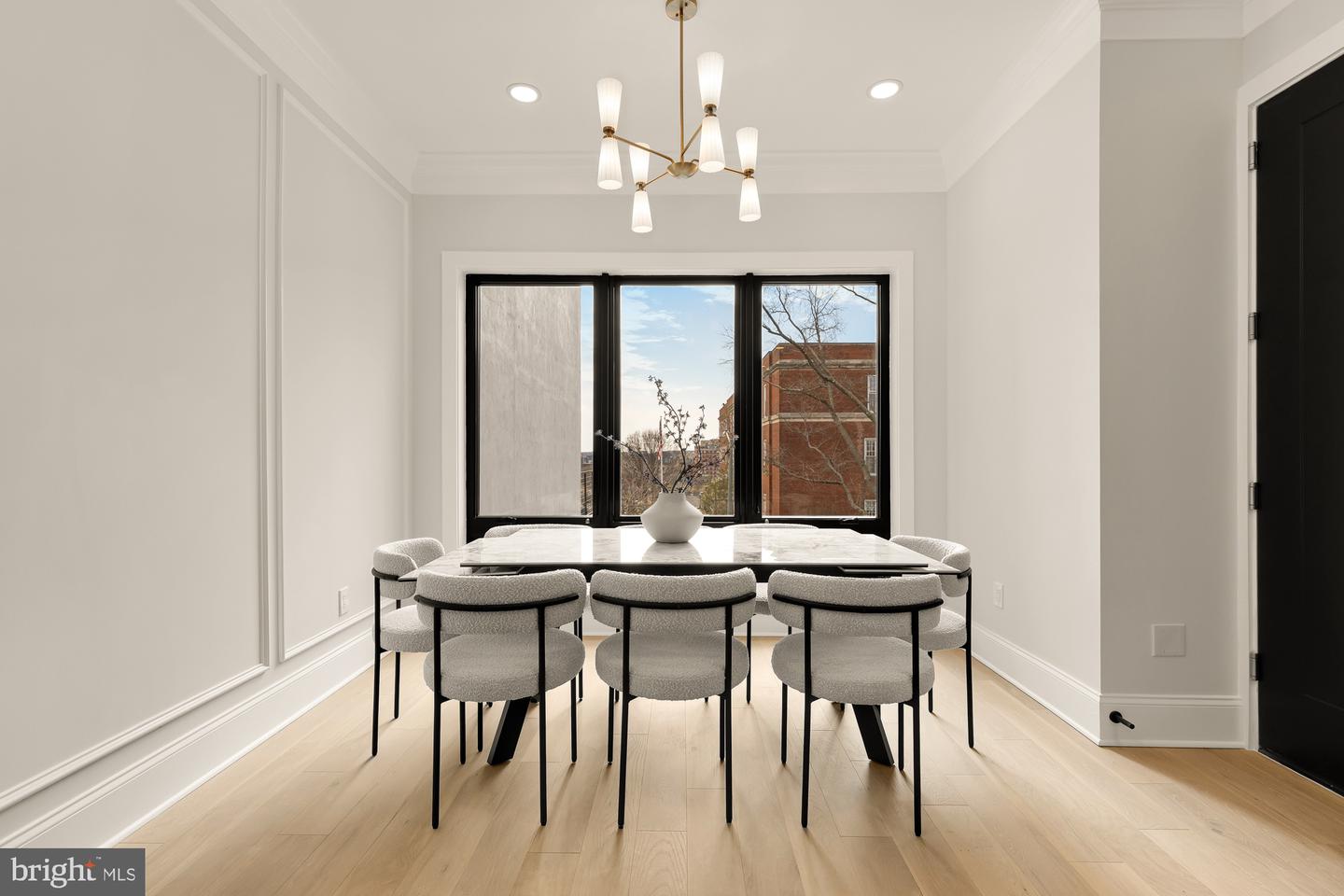 733 Euclid St Nw #204 Property Photo 4