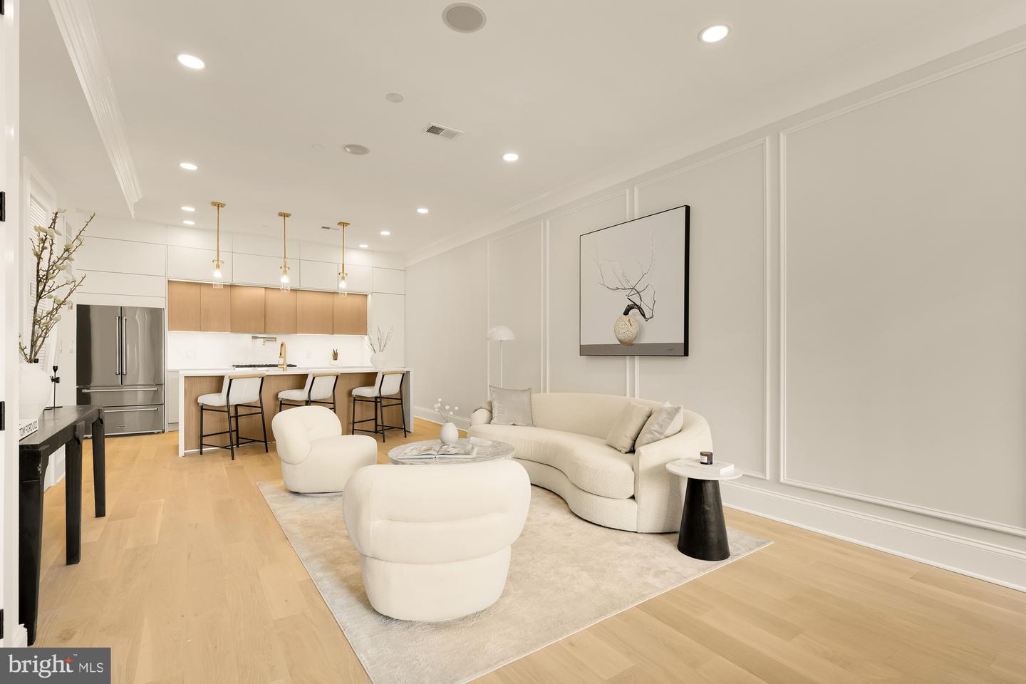 733 Euclid St Nw #204 Property Photo 5