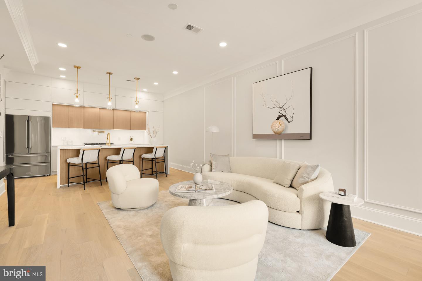 733 Euclid St Nw #204 Property Photo 6