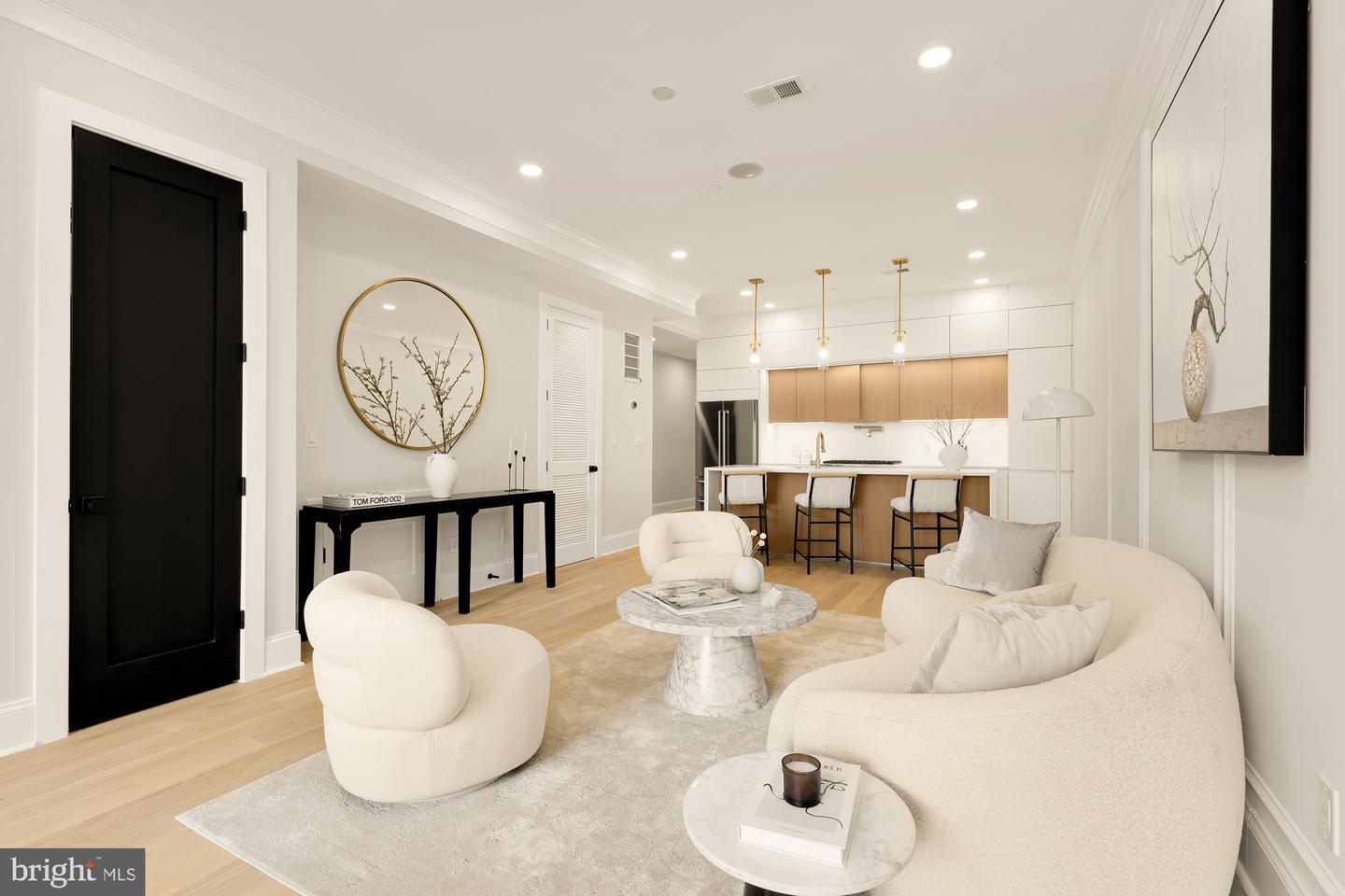 733 Euclid St Nw #204 Property Photo 8