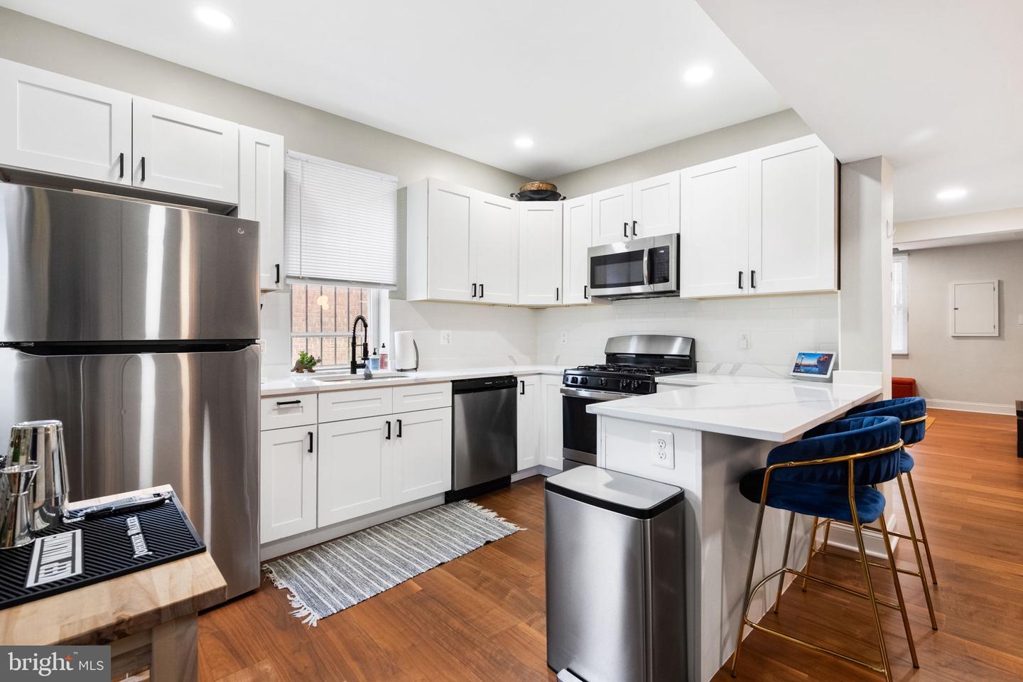 4230 Edson Pl Ne Property Photo 6