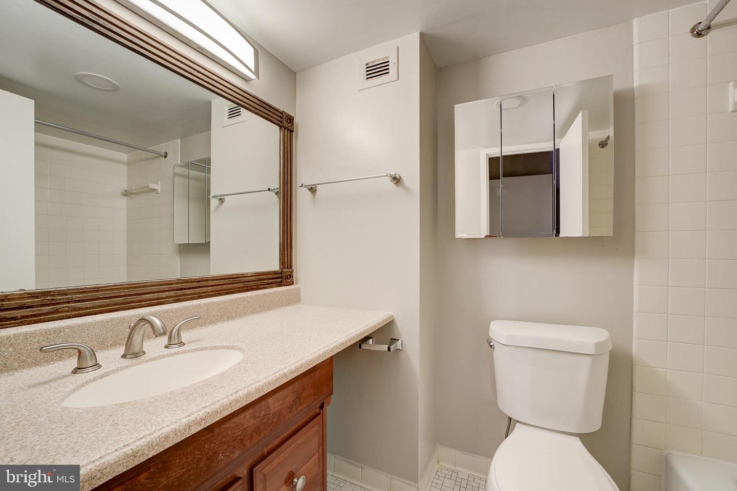 1001 26th St Nw #402 Property Photo 18
