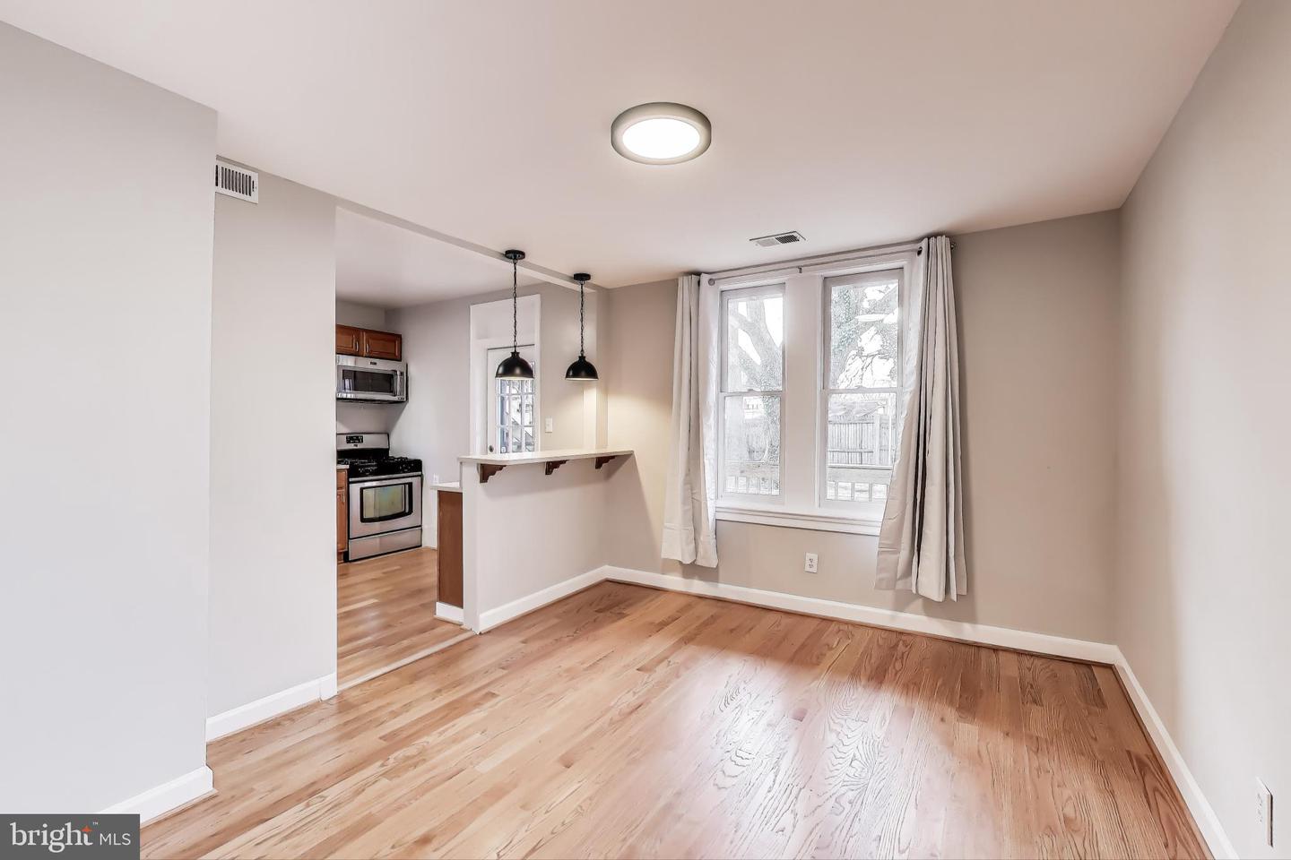 212 Elm St Nw Property Photo 6