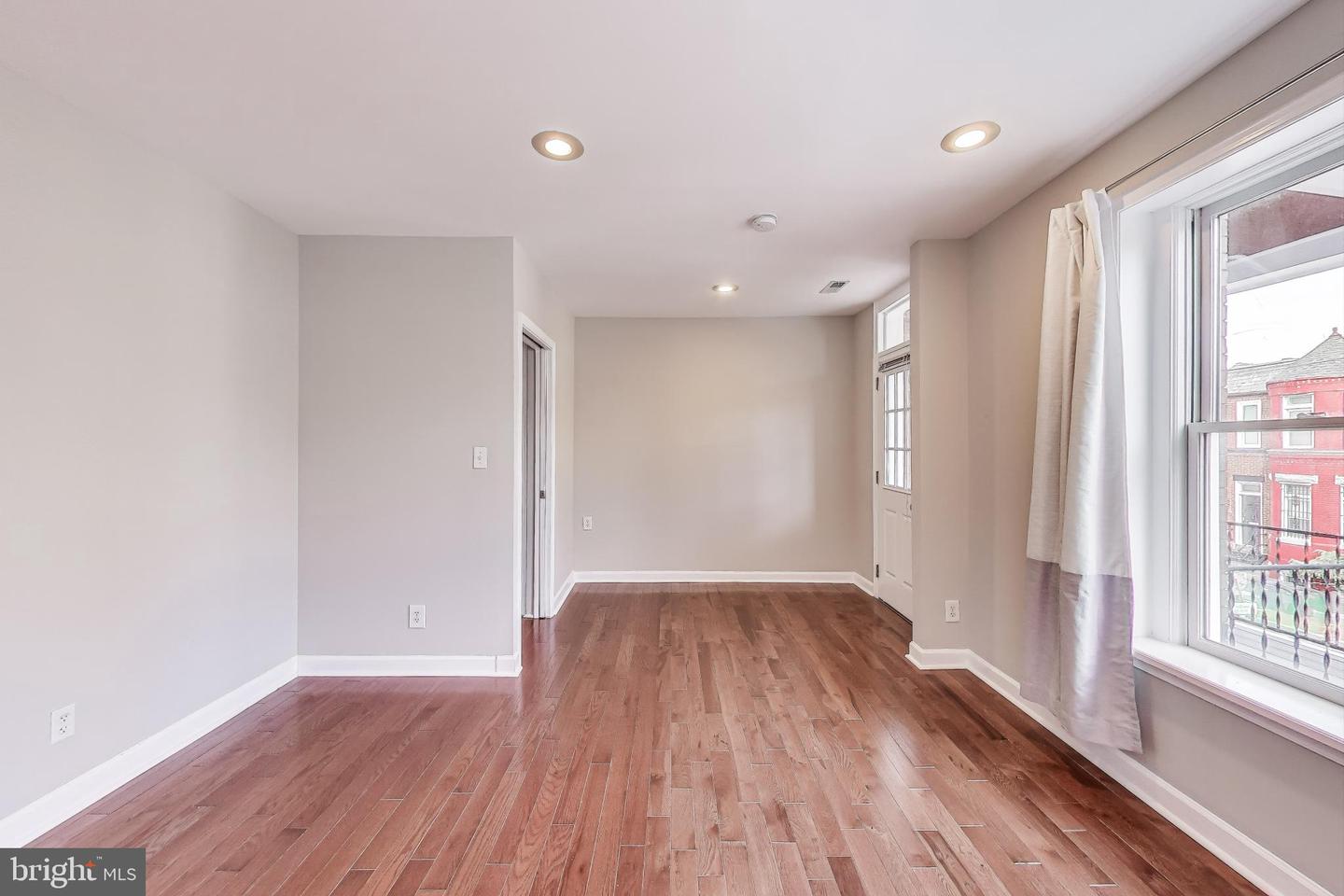 212 Elm St Nw Property Photo 23
