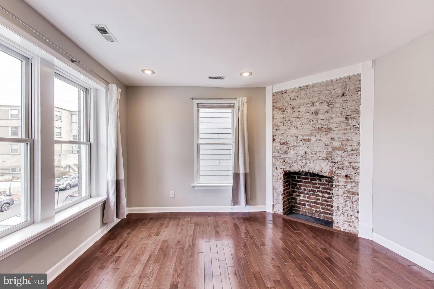 212 Elm St Nw Property Photo 25