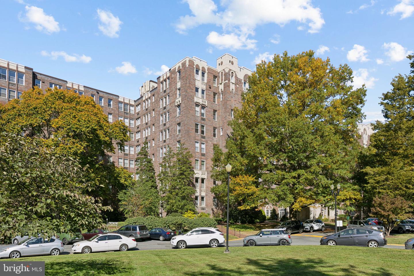 4000 Cathedral Ave Nw #605b Property Photo