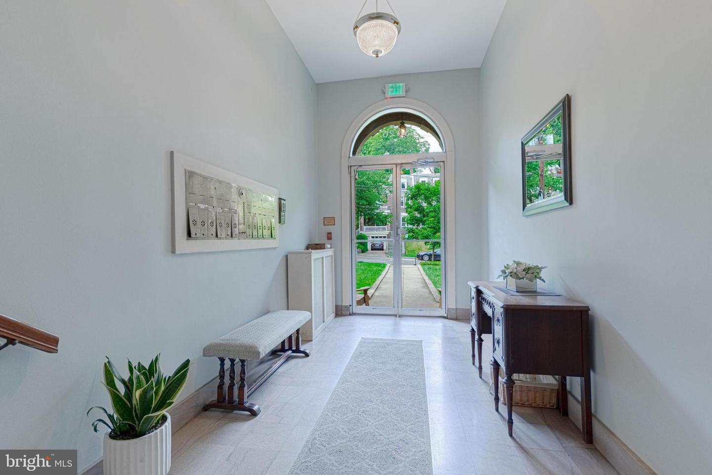 3026 Porter St Nw Property Photo 4