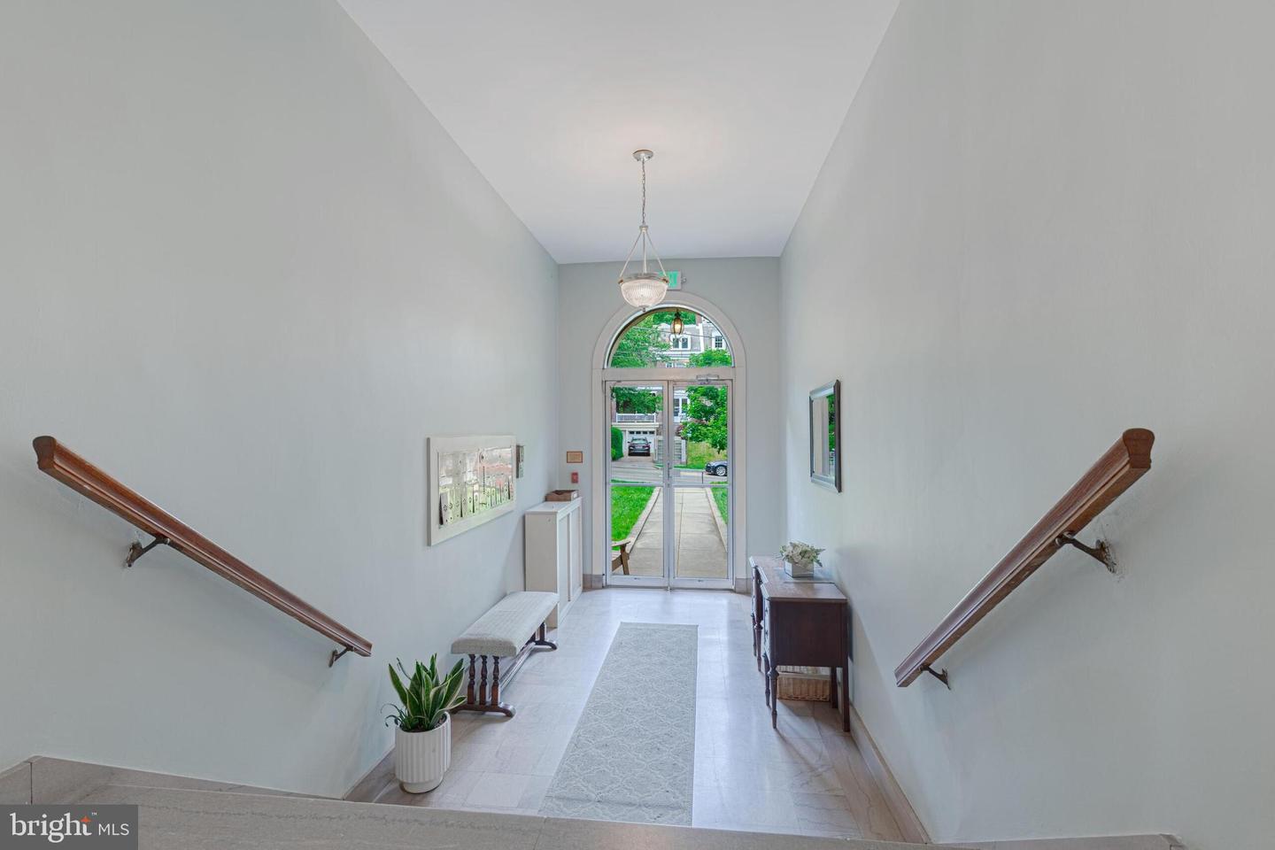 3026 Porter St Nw Property Photo 5