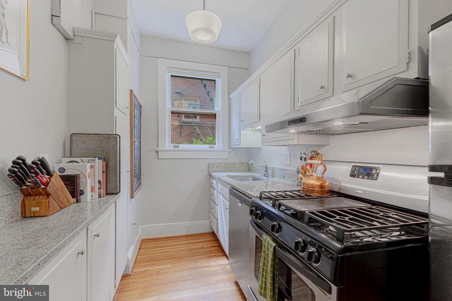 3026 Porter St Nw Property Photo 16