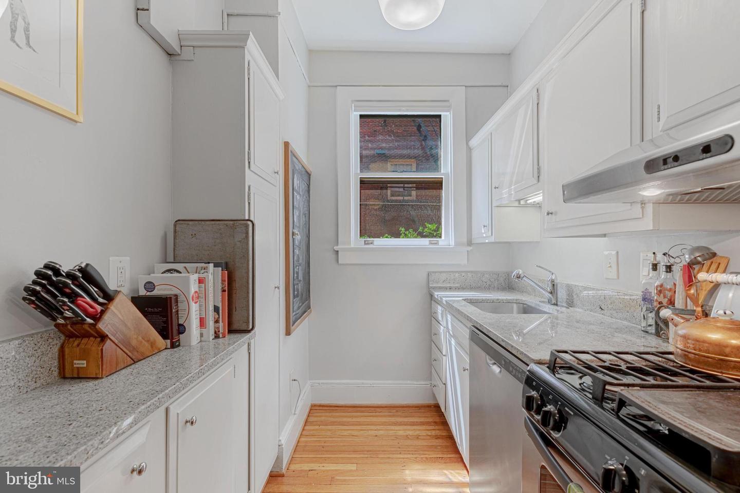 3026 Porter St Nw Property Photo 17